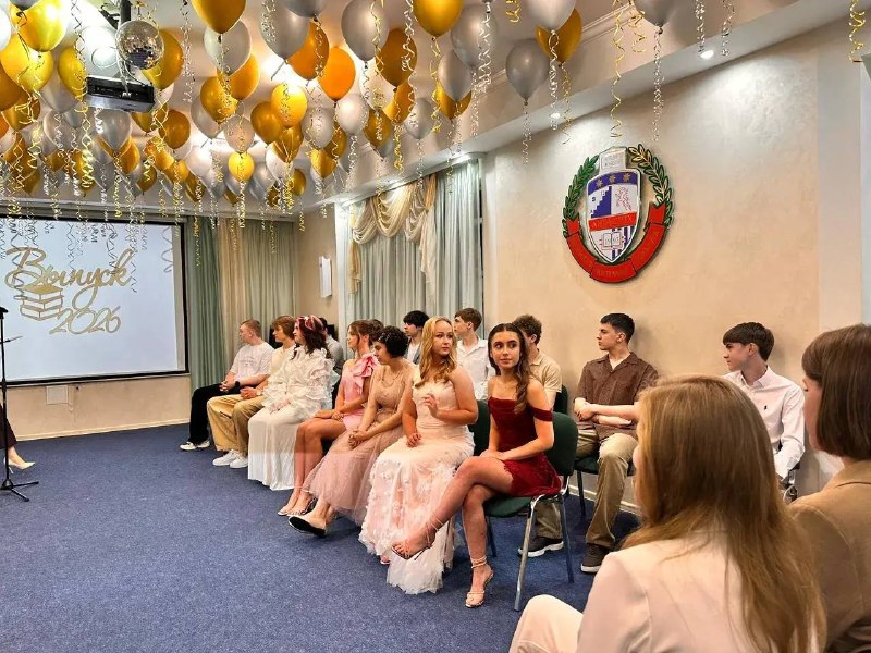 Вручение аттестатов выпускникам photo 04 - Вручение аттестатов выпускникам